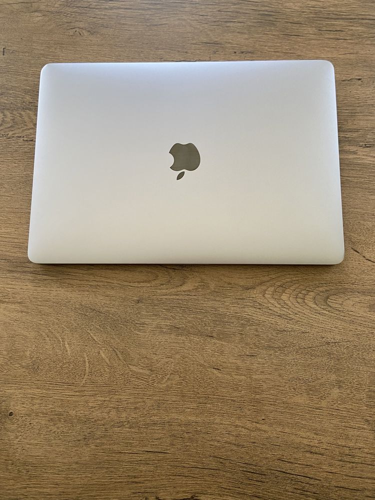 Apple MacBook Pro 13’ 256 GB Space Gray TouchBar 2018