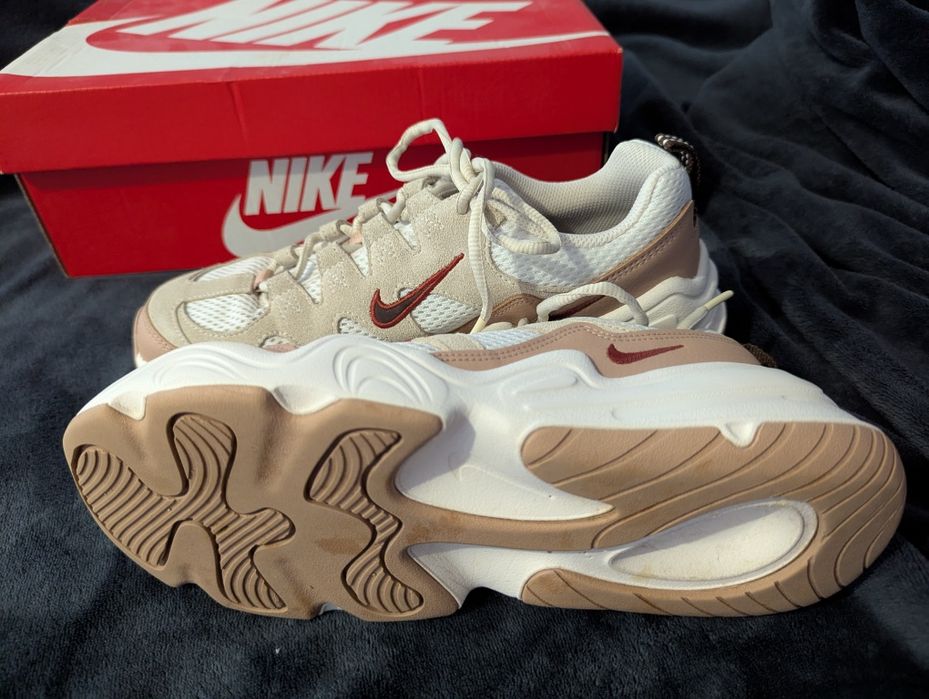 Кроссовки Nike TECH HERA