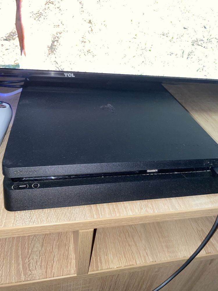 Playstation 4 slim 1tb и два геймпада