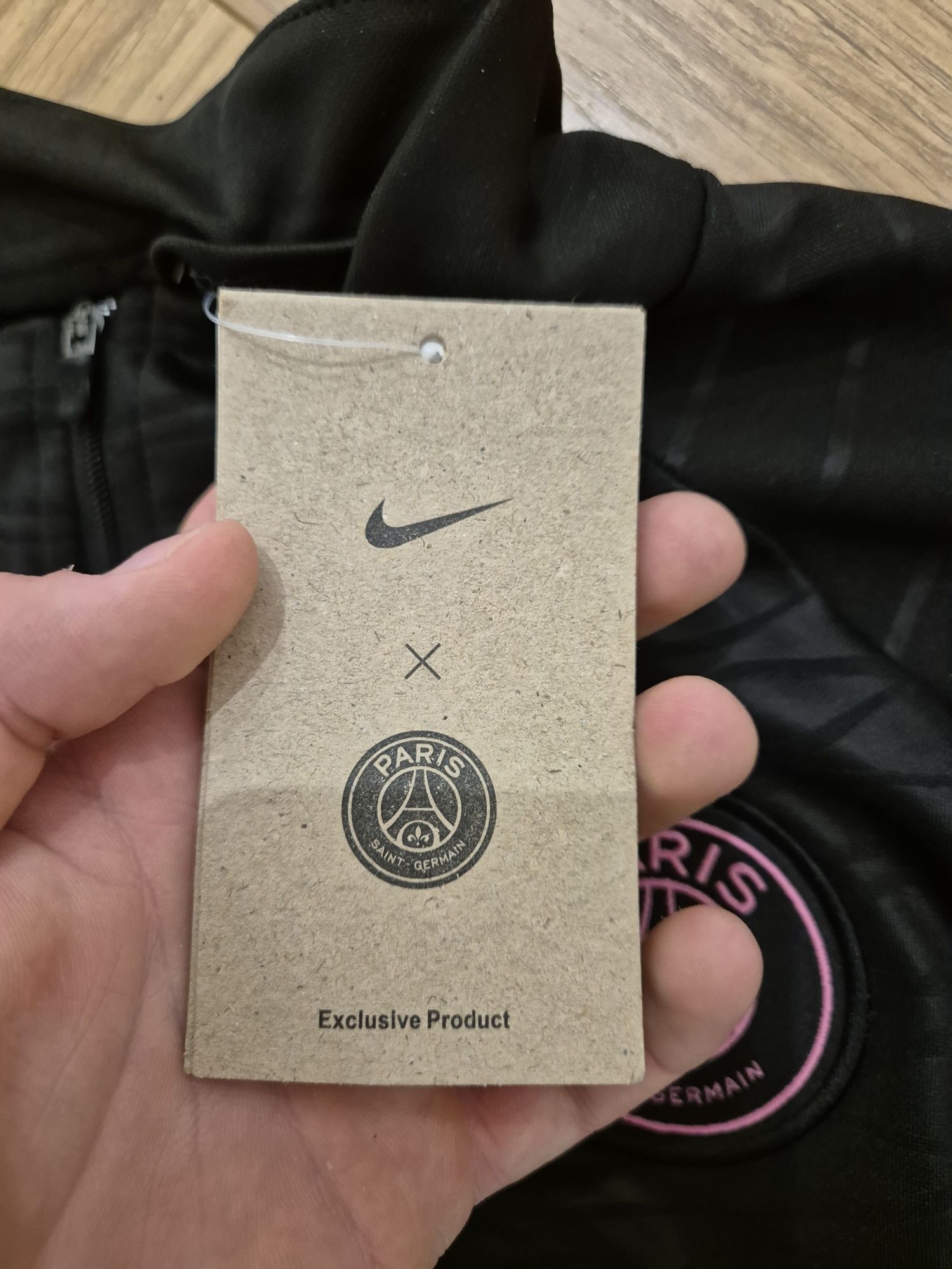 Dres Nike x PSG!