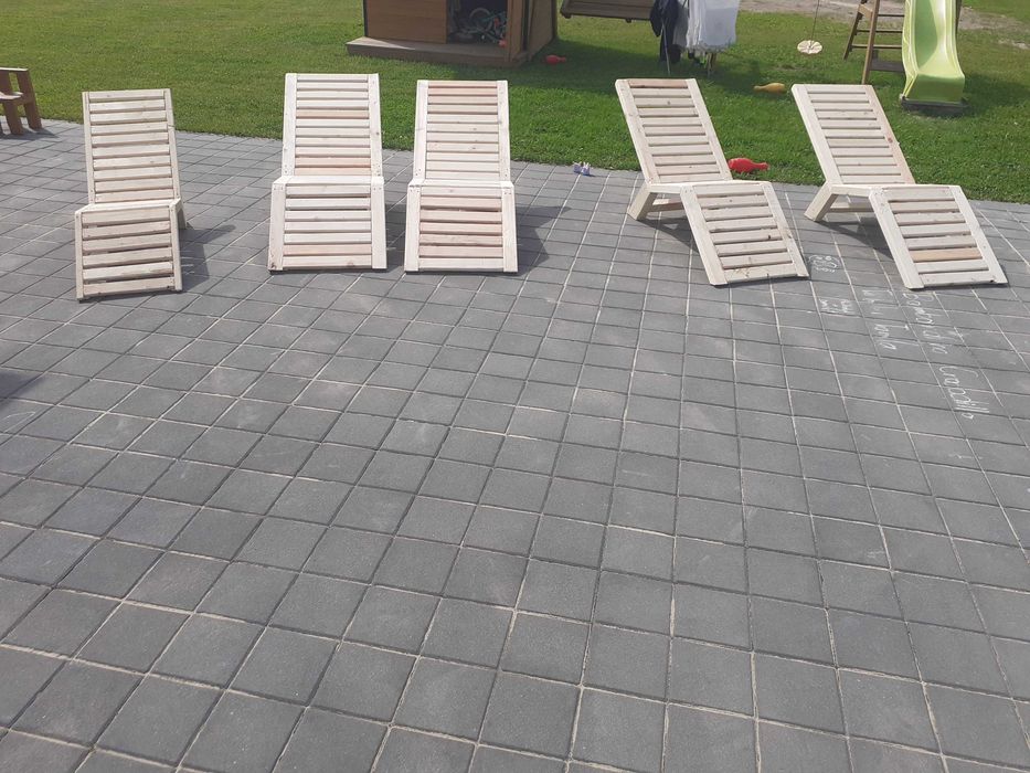 Zestaw ogrodowy drewniany+ 2 leżaki