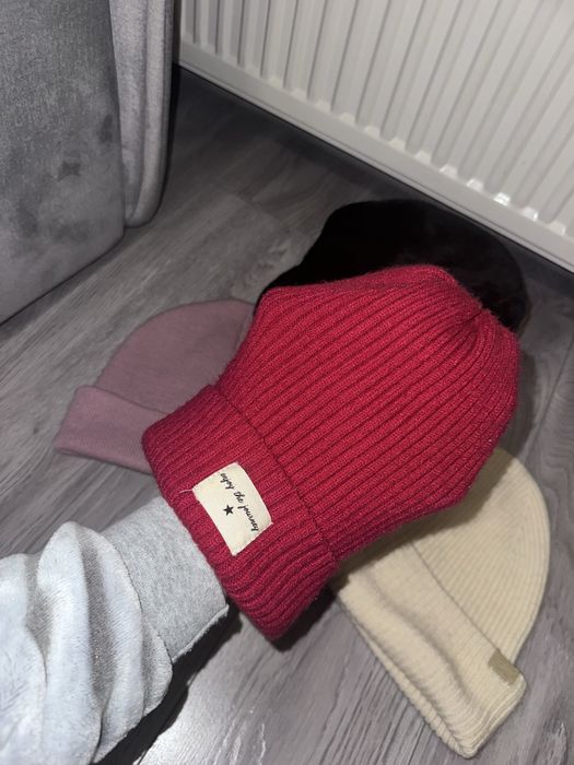 Шапки жіночі