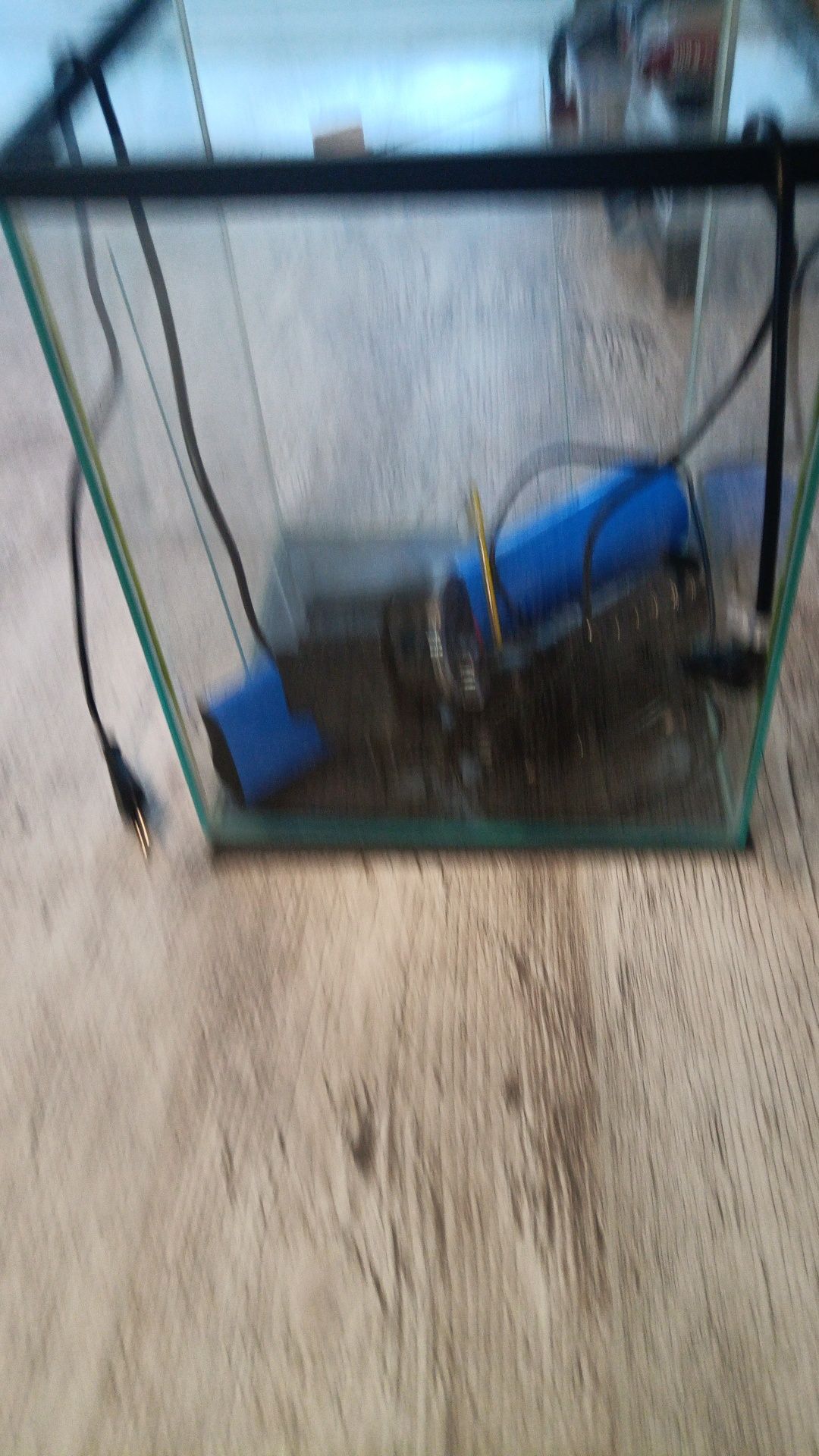Sprzedam akwarium