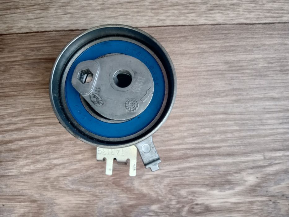 Ремінь ГРМ та натяжні ролики Volvo /Renault Safrane