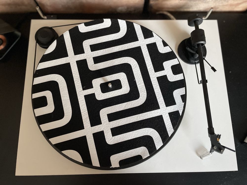 Gramofon Pro-Ject Primary biały. Jak nowy.