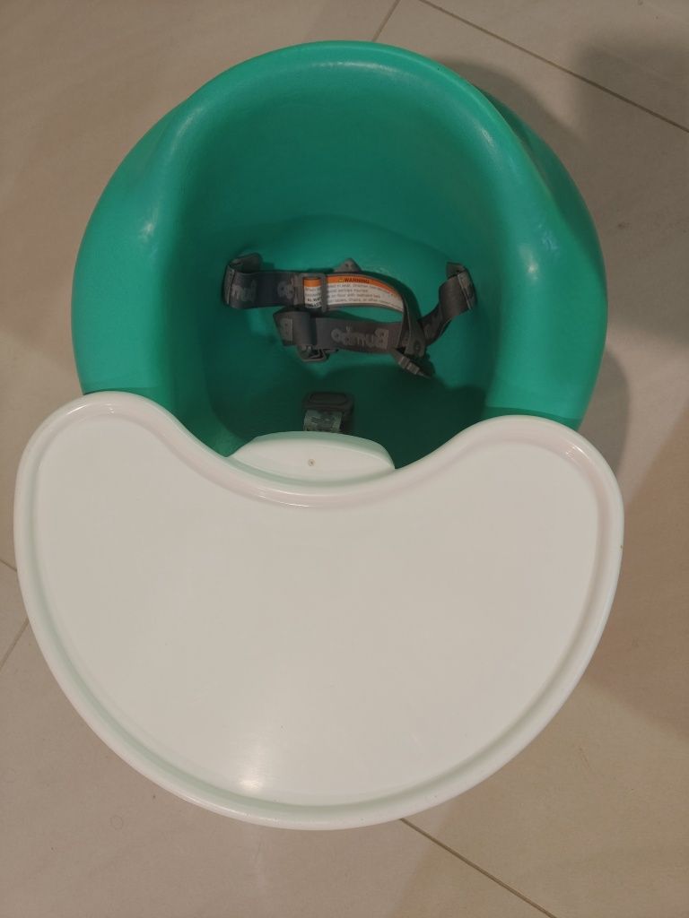 Bumbo ze stolikiem i pasami