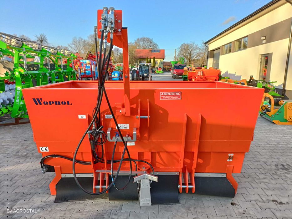 Posypywarka piaskarka solarka komunalna zasypowa Woprol 1,6m3 AGROSTAL