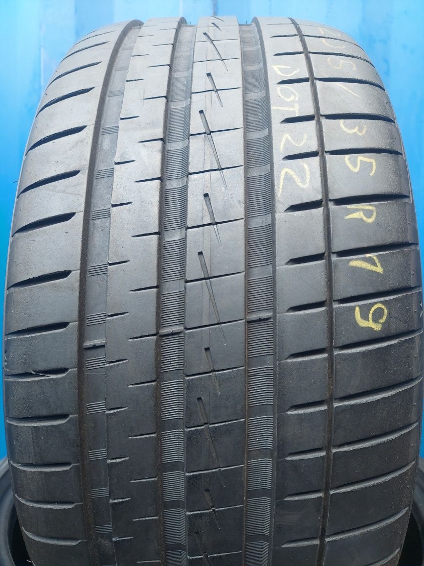 Opony używane 2x 235/35R19 Vredestein Ultrac Vorti + Lato Jak Nowe