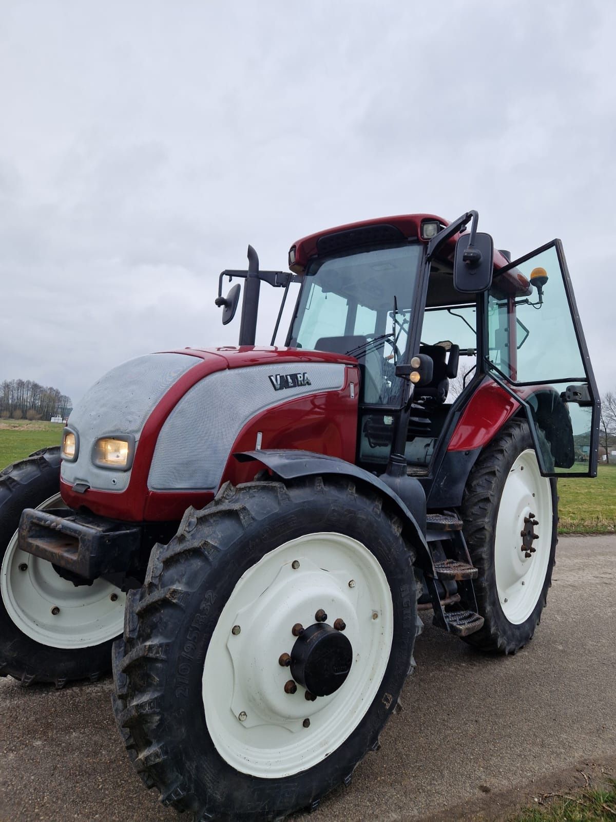 Valtra C100 ciągnik rolniczy