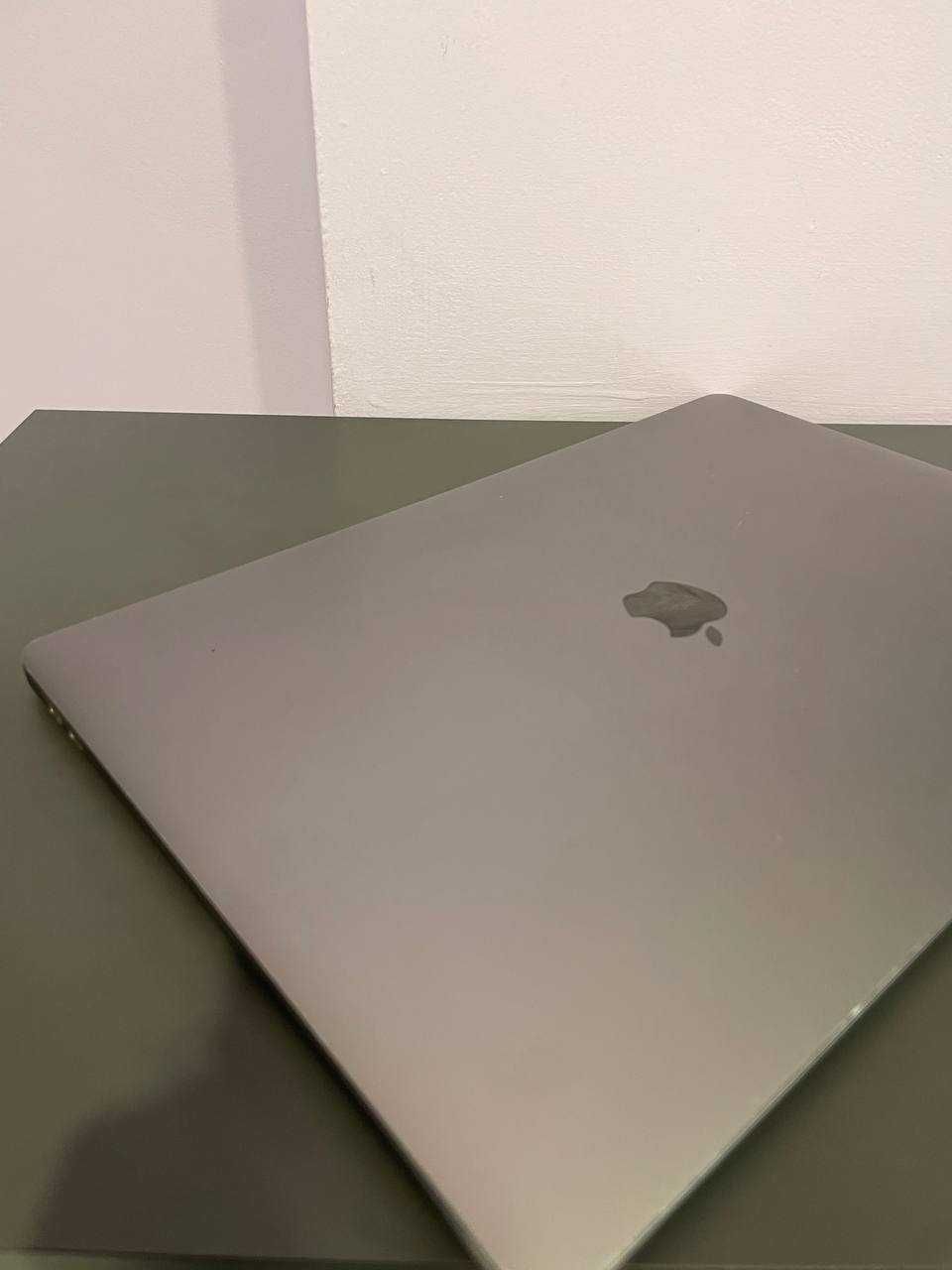 Macbook Pro 15" i7 512GB/16GB 150 Cykli A1707 Ideal