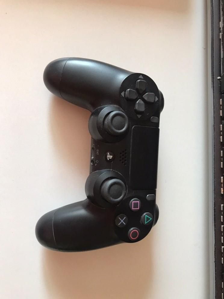 Продам PlayStation 4 на 1TB