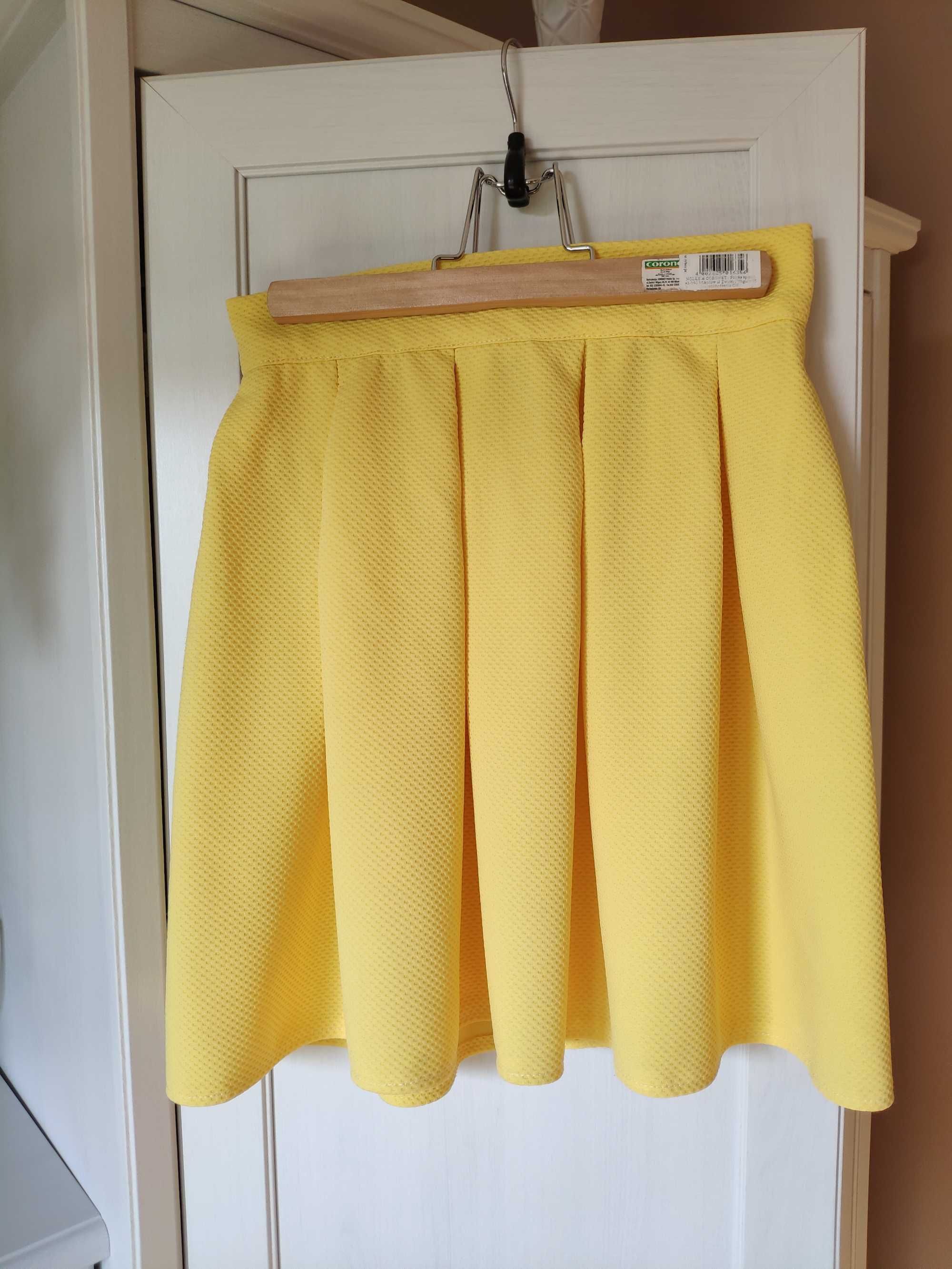 Spódniczka dla młodej damy w kolorze żółtej pasteli