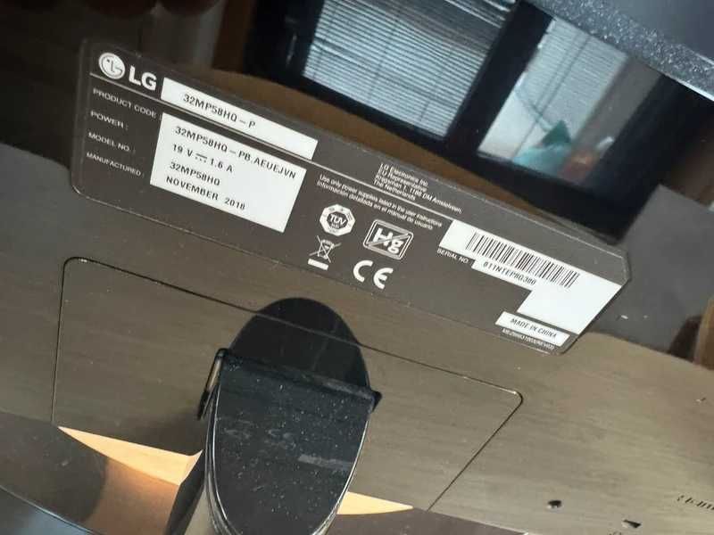 Monitor de computador LG 32”