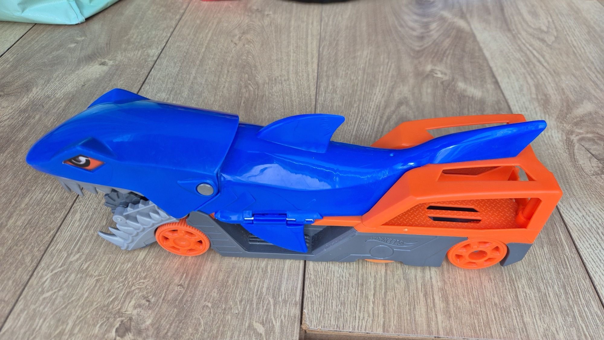 Tubarão Hotwheels