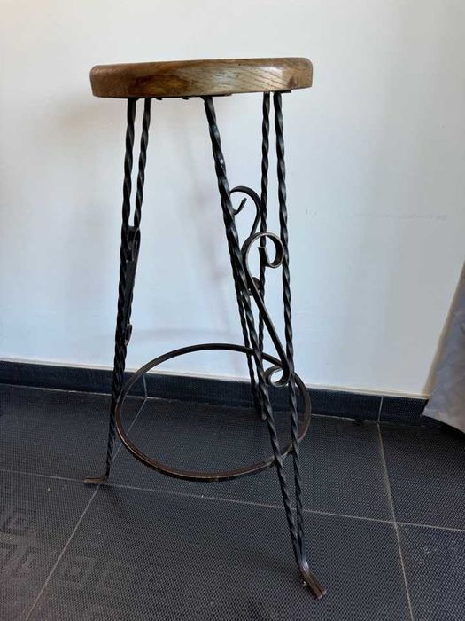 Hoker industrialny kwietnik metalowy