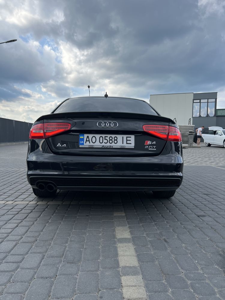 Продається Ауді А4B8 S-Line 2014 року