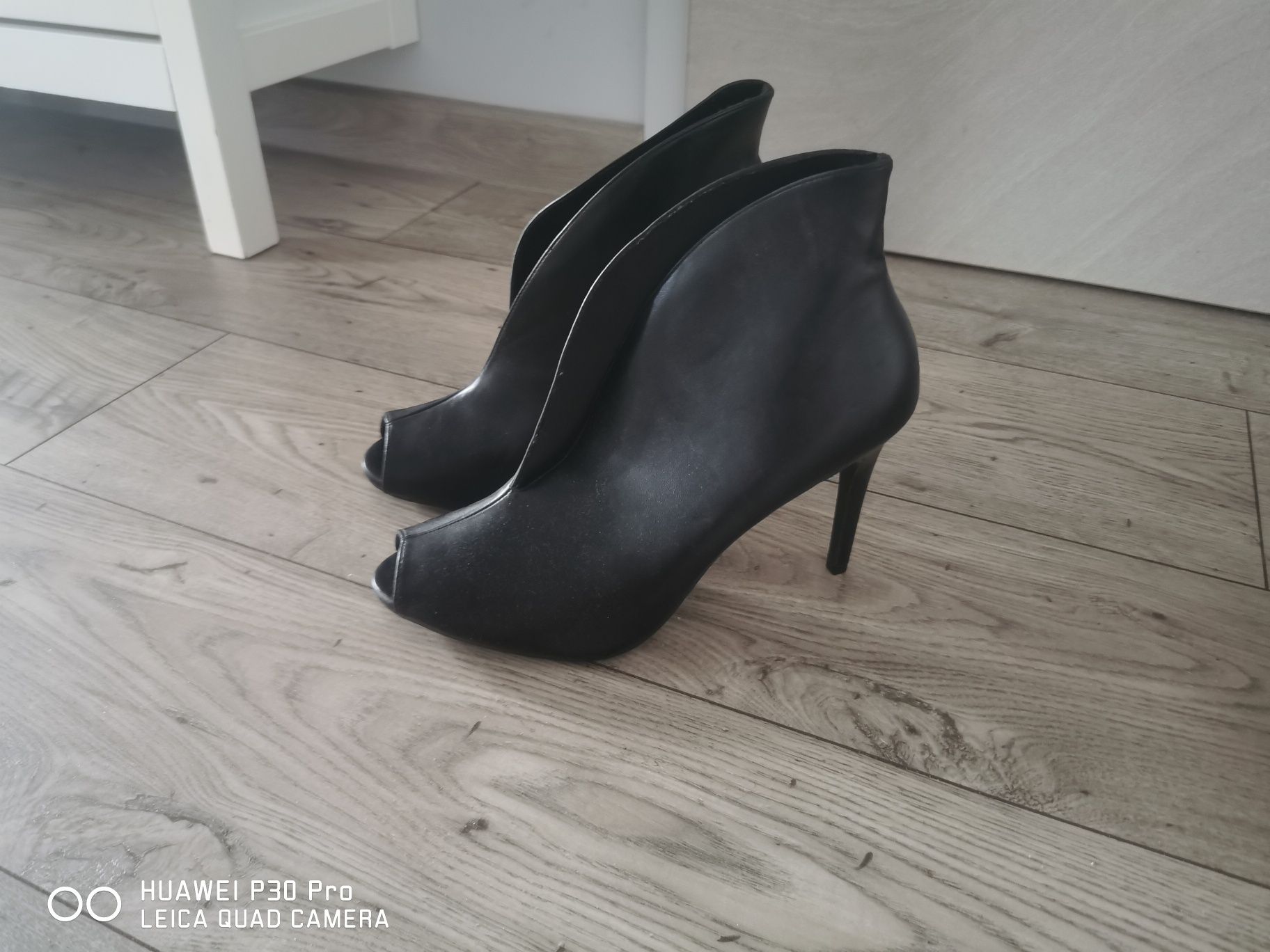 Szpilki czółenka r 45 Nowe czarne