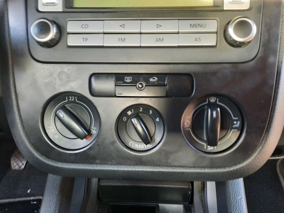 panel klimatyzacji schowek VW Jetta V