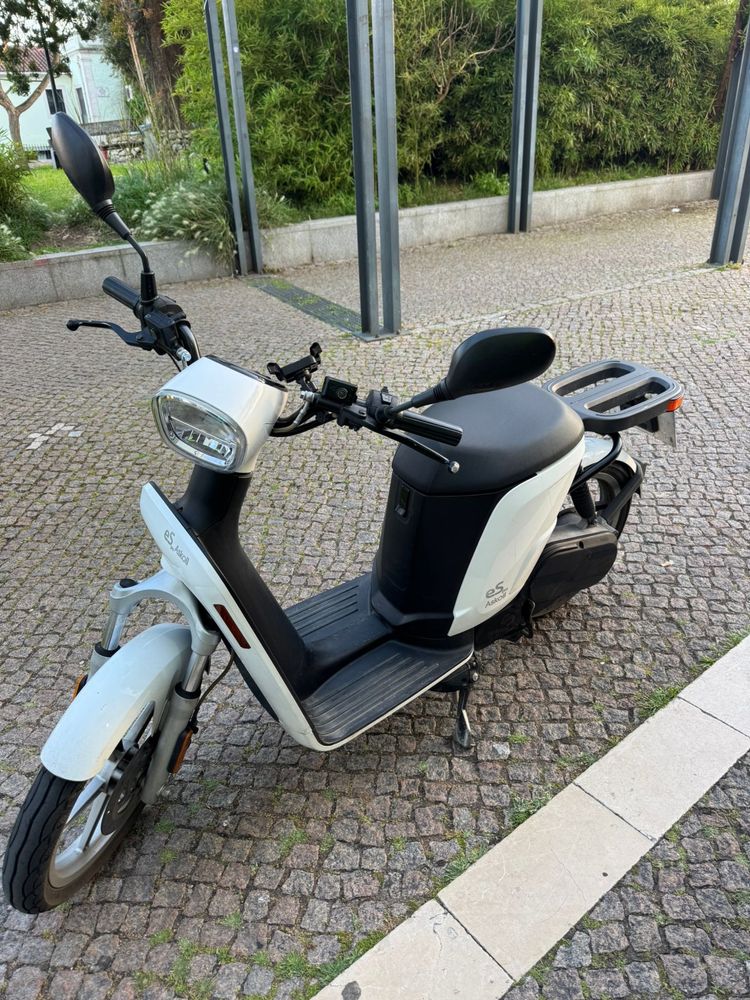 Scooter elétrica Askoll Espro