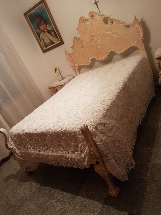 Conjunto cama cómoda mesinhas cabeceira