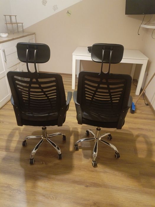 Sprzedam dwa fotele biurowe