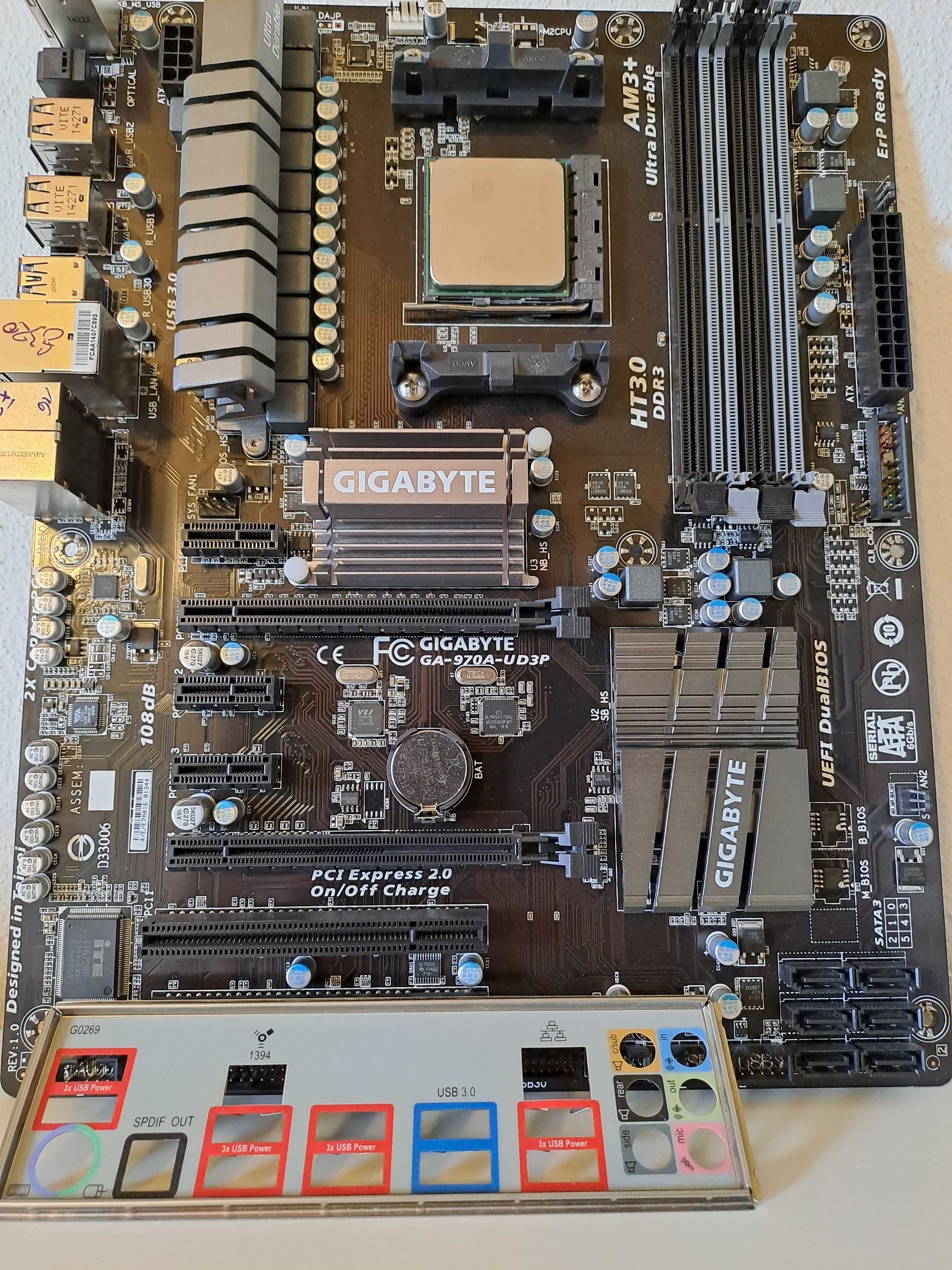 Motherboard Gigabyte GA-970A-UD3P para AMD AM3+