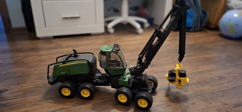 John Deere 1270 G Bruder model zabawka