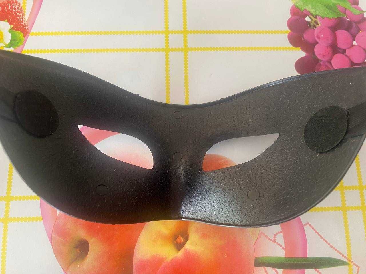 Чоловіча чорна карнавальнв маска "Коломбіна". Нова!!!