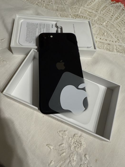 Apple iPhone SE 2020 64GB c/ Caixa