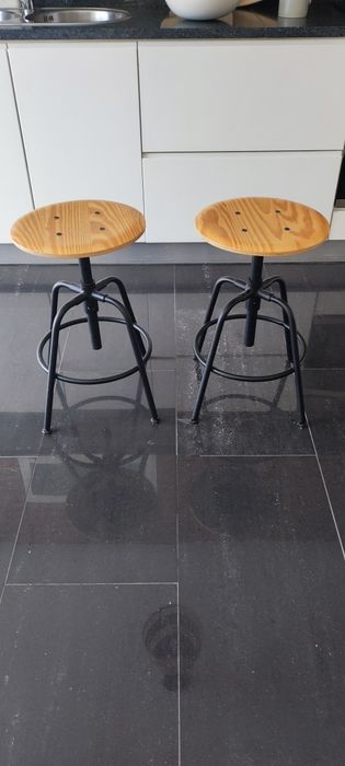 Par de bancos ajustáveis IKEA