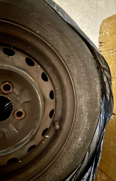 Komplet 4 kół stalowych z oponami Dunlop 175/70 R13 82T