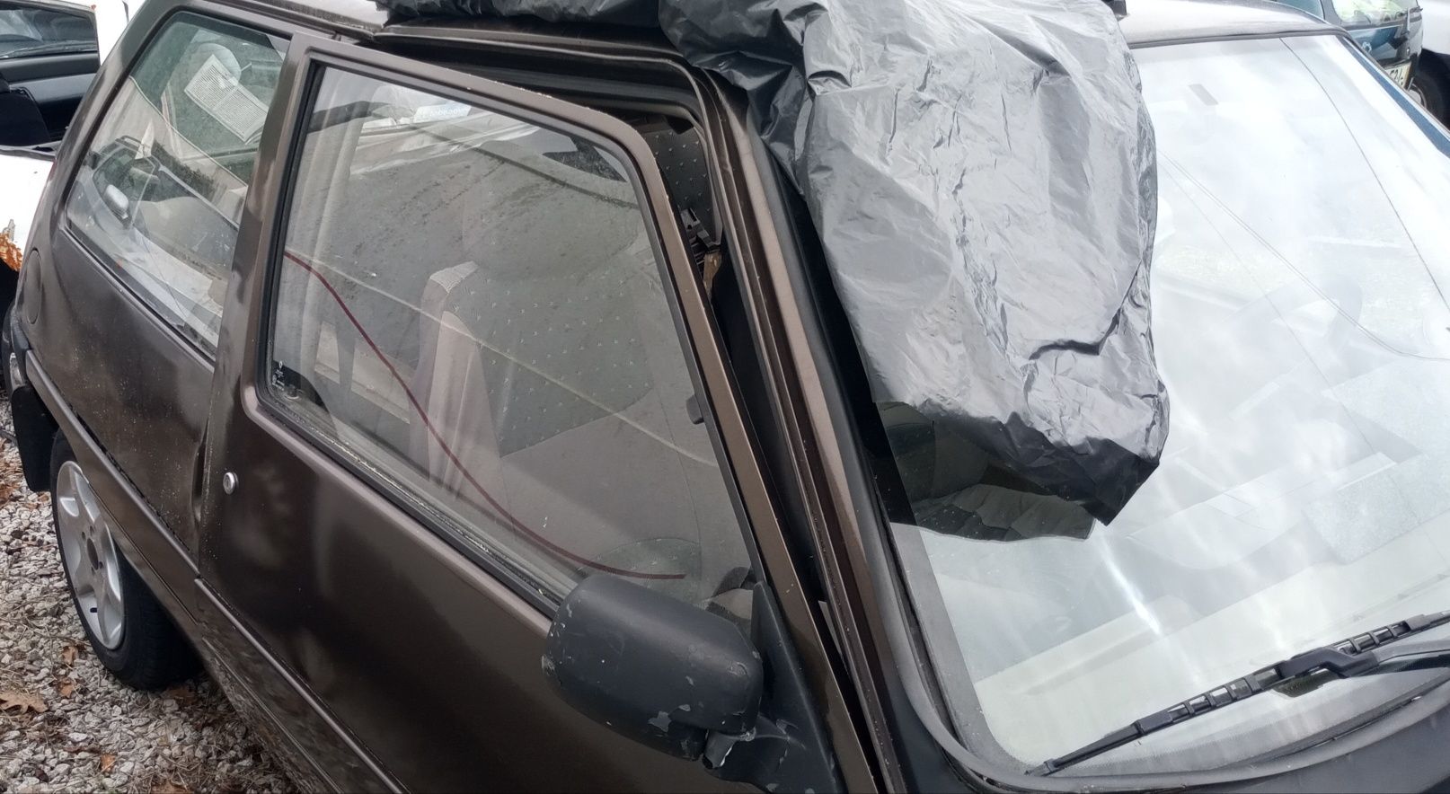 Renault Super 5 acidentado