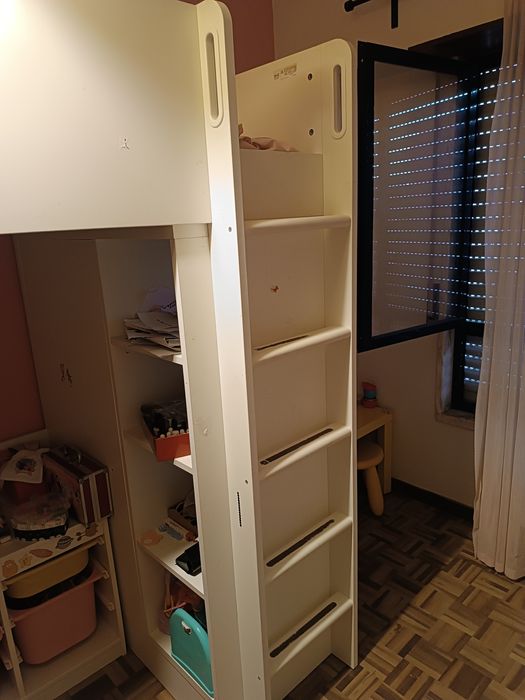 Cama alta IKEA criança