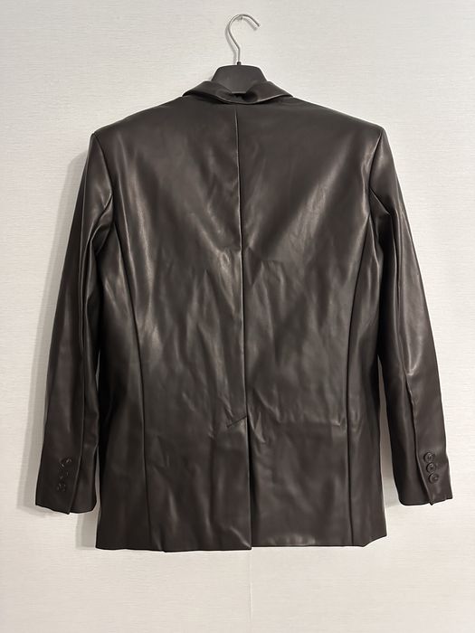 Шкіряний піджак Bershka