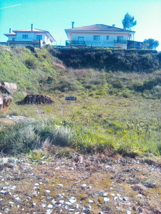 Coutada V.F. Xira vendo 1 de 3 lotes  nesta prestigiada urbe.
