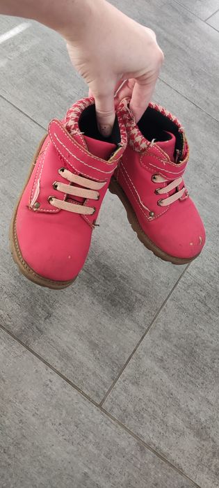 Trapery dla dziewczynki, co rozmiar 27.