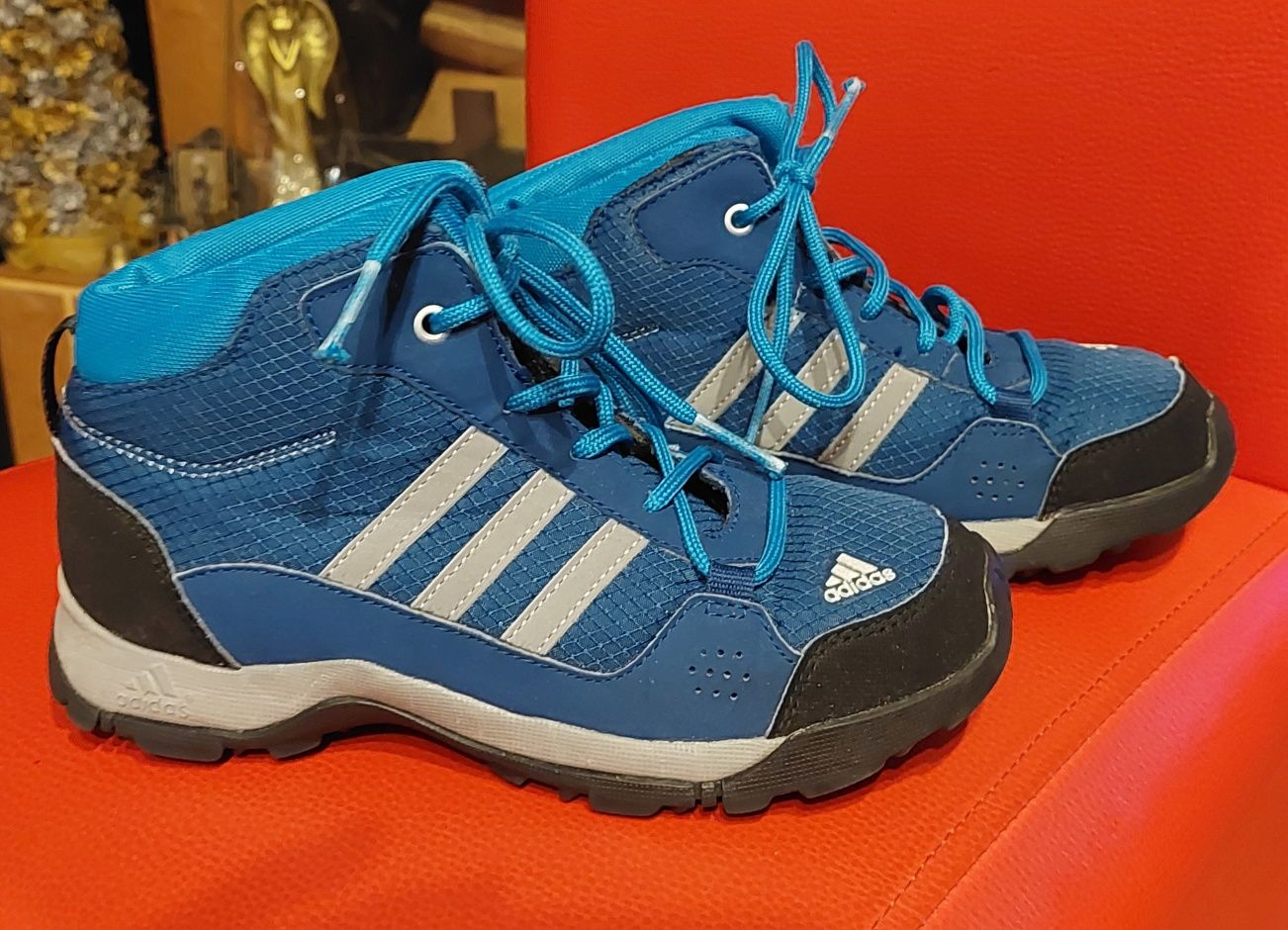 Buty Adidas zimowe,z podeszwą Traxion,r.33.5