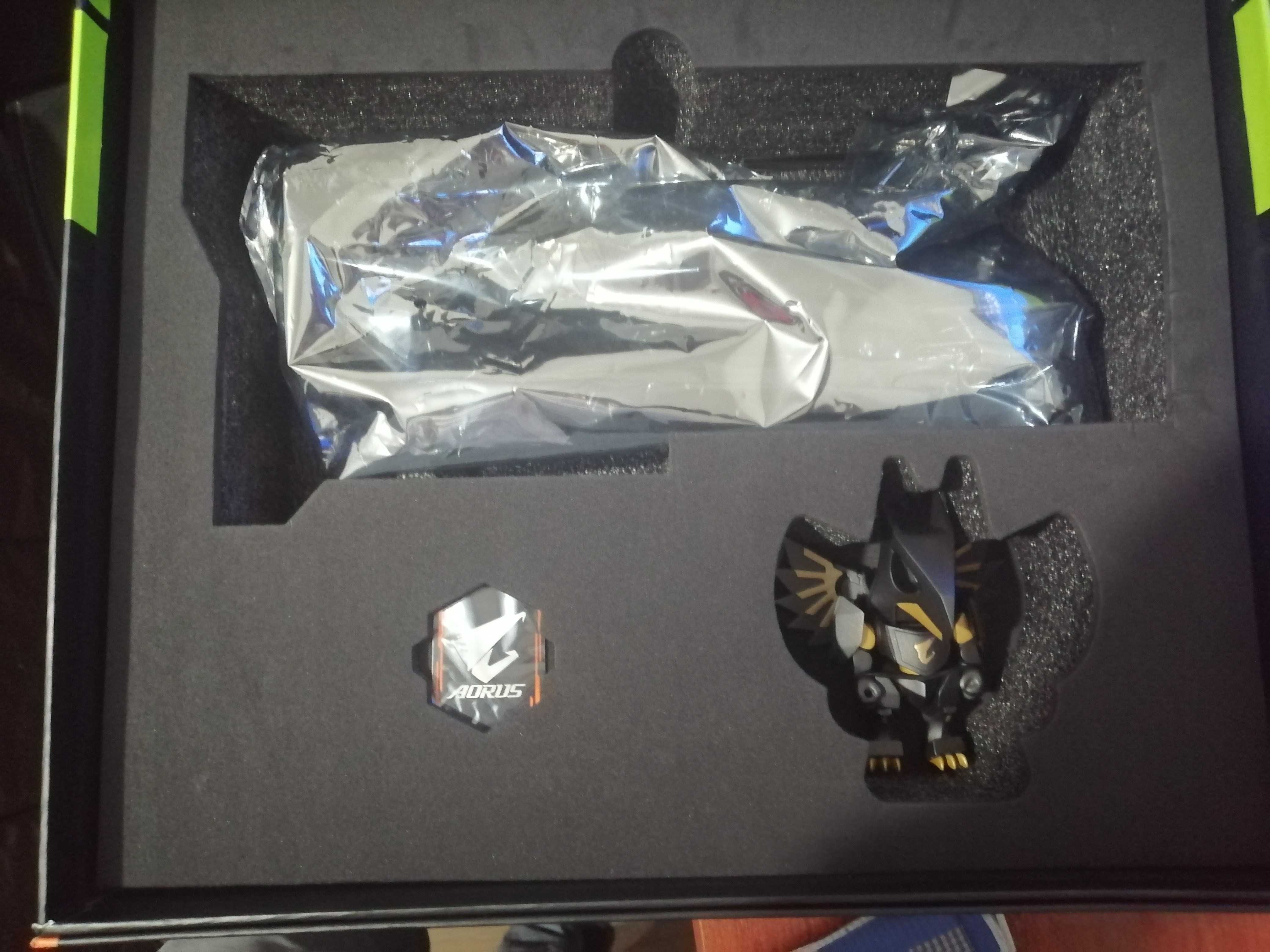 Placa Gráfica Nova na Caixa Gigabyte Aorus xtreme 10GB GDDR6