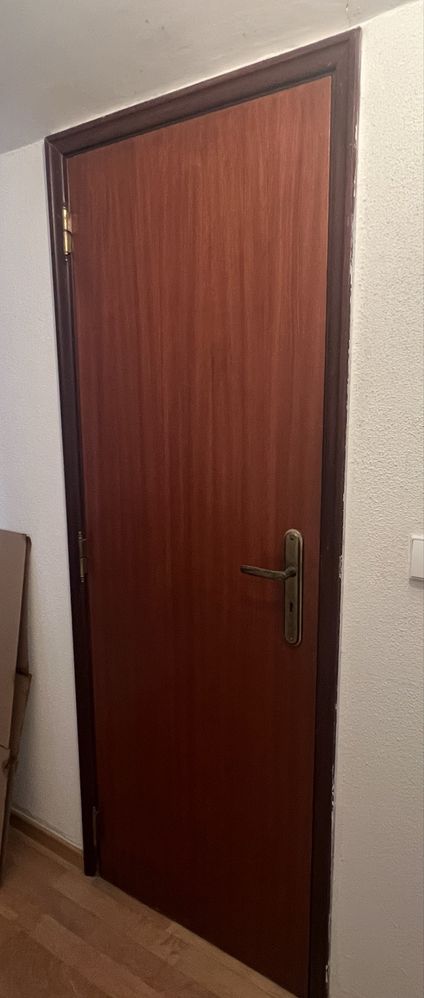 Portas madeira c/ puxador , Aro incl.
