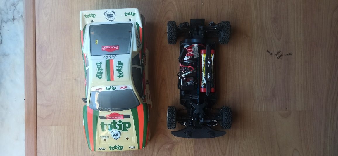 Carro telecomandado rally