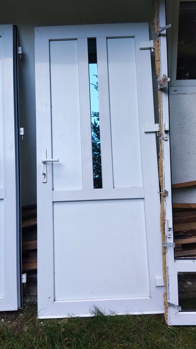 Drzwi wejściowe plastikowe