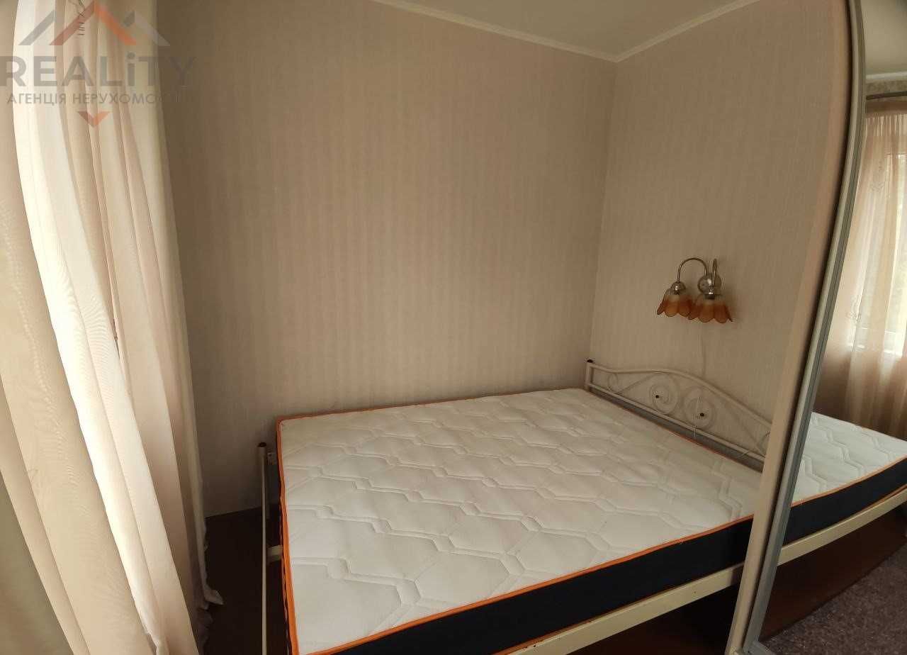 Продам 2к квартиру на пр. Пилипа Орлика