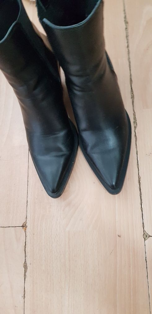 Mam do sprzedania buty damskie kowbojki