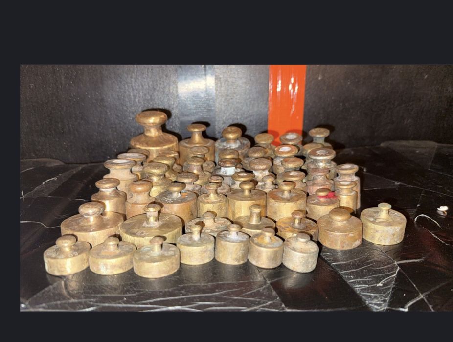 Odważniki mosiężne –różne wagi i pochodzenie