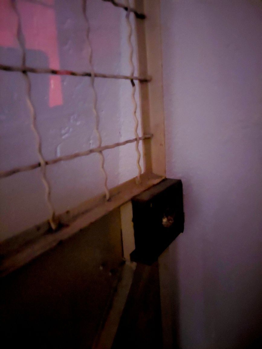 Portão de garagem com fechadura