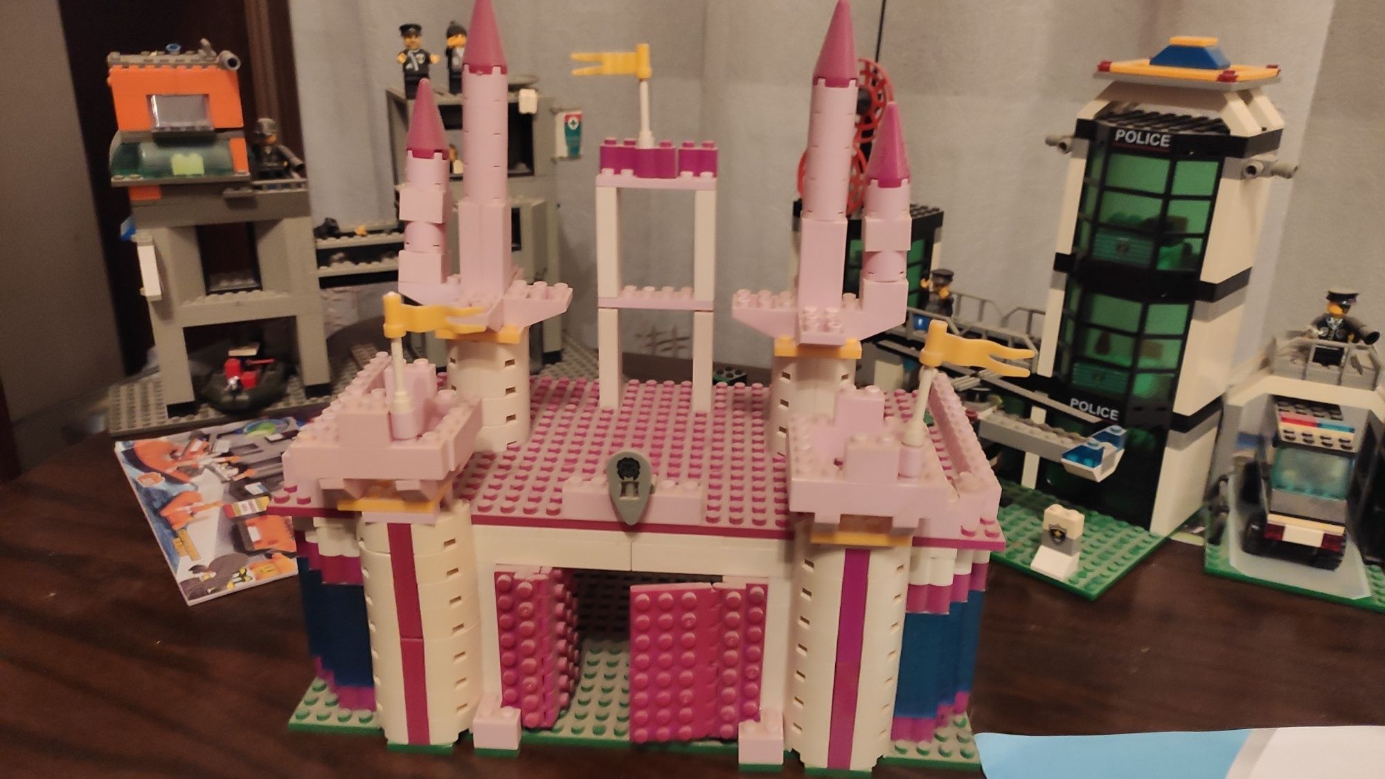Конструктор Лего замок