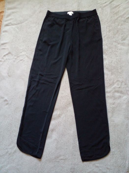 Невесомые летние брючки от Н&М.