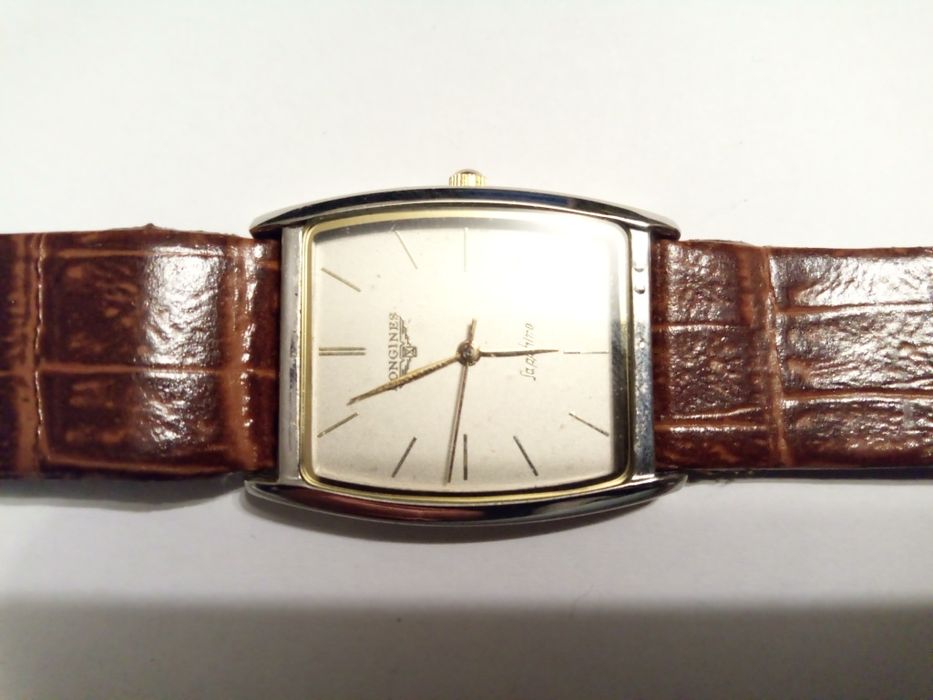 Zegarek Longines Vintage, kwadratowa koperta, szafirowe