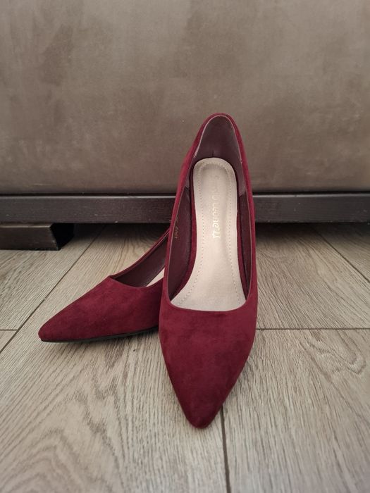 Czółenka zamszowe bordowe szpilki