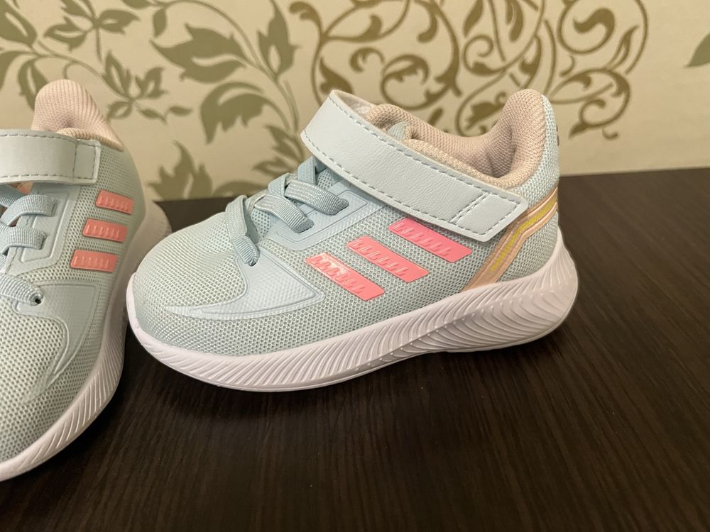 Кроссовки Adidas